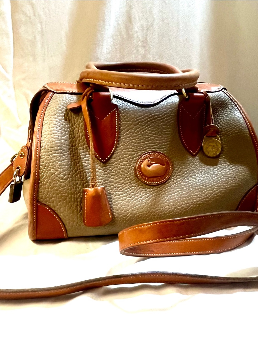 Vintage Dooney & Bourke Crossbody/Doctor Satchel Pebbled Leather Handbag - Picture 3 of 8